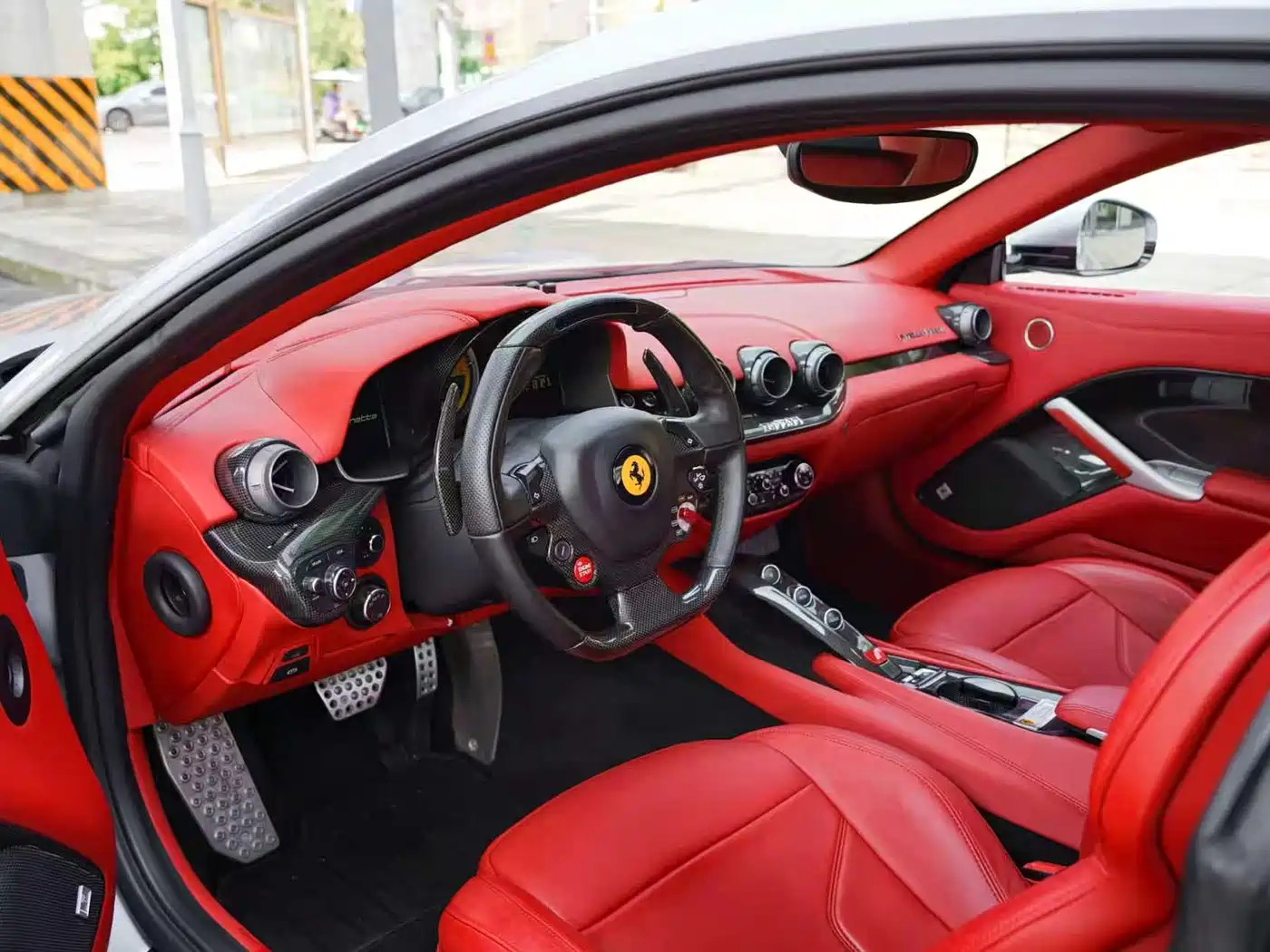 Ferrari F12berlinetta 2014 2013 6.3L Standard