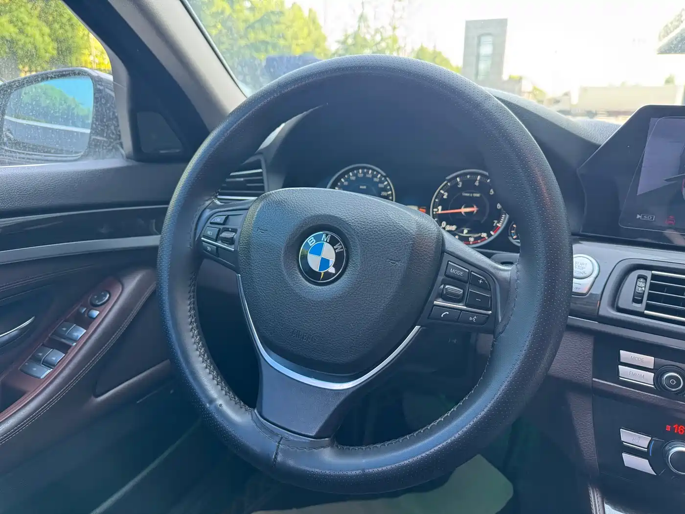 BMW 5 Series 2017 525Li Luxury Design Package фото 9