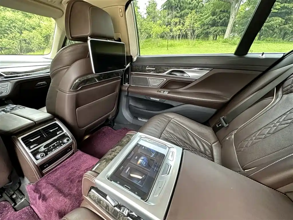 BMW 7 Series 2016 730Li Luxury фото 22