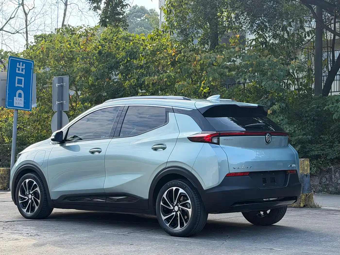 BUICK SLIGHTLY BLUE 7