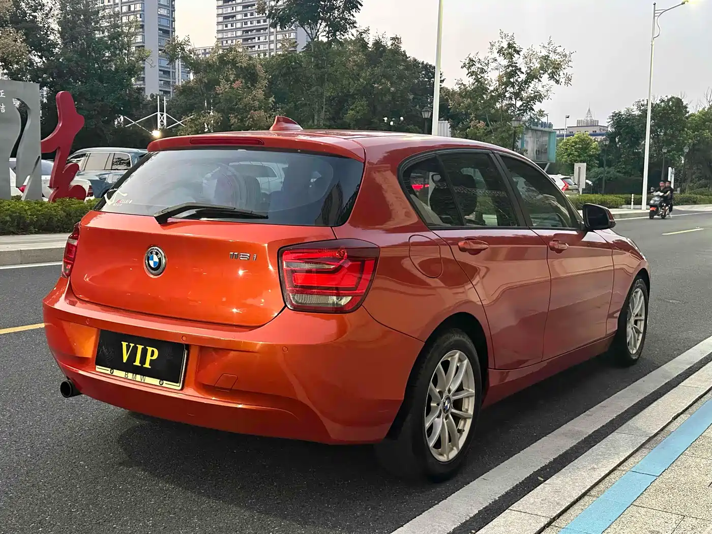 BMW 1 Series (Import) 2012 118i Leading фото 5