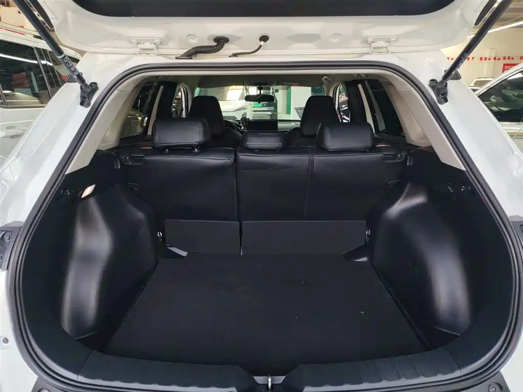 Toyota Frontlander 2023 2.0L CVT Elite Edition фото 19