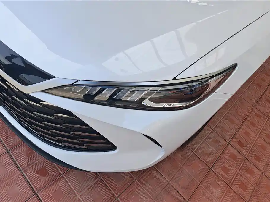 BYD Qin PLUS 2025 DM-i Smart Drive 55KM Leader фото 5