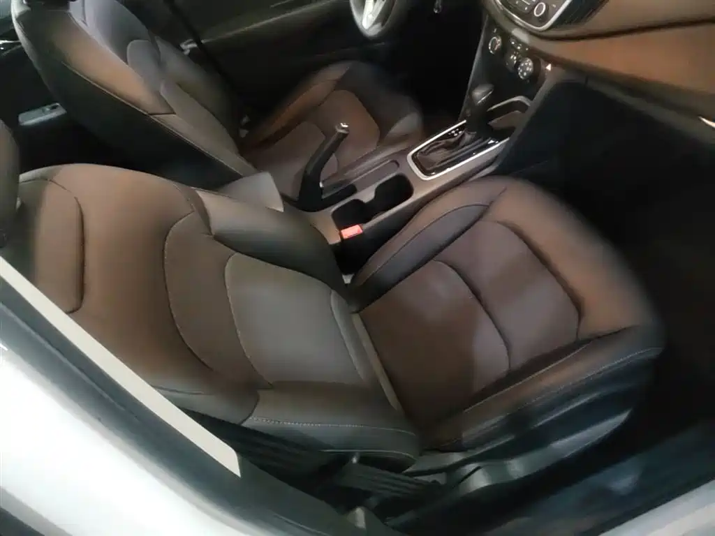 Chevrolet Cavalier 2019 320 Automatic Joy Edition фото 25