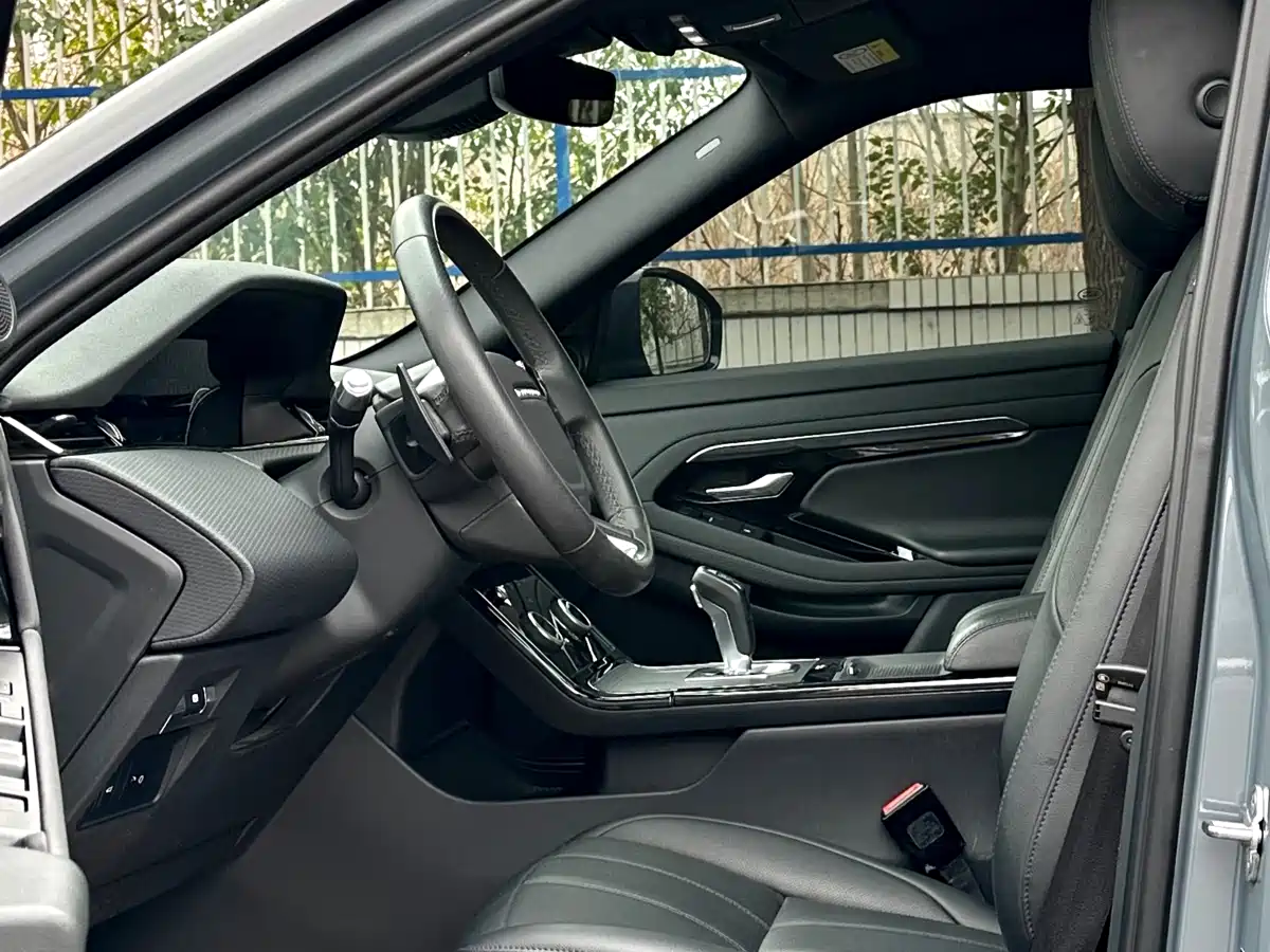 Land Rover Range Rover Evoque 2020 Model 249PS R-DYNAMIC S Gloss Black Sport Edition фото 9