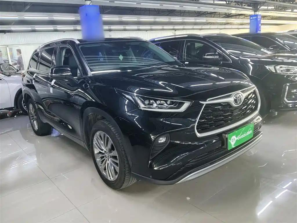 TOYOTA HIGHLANDER