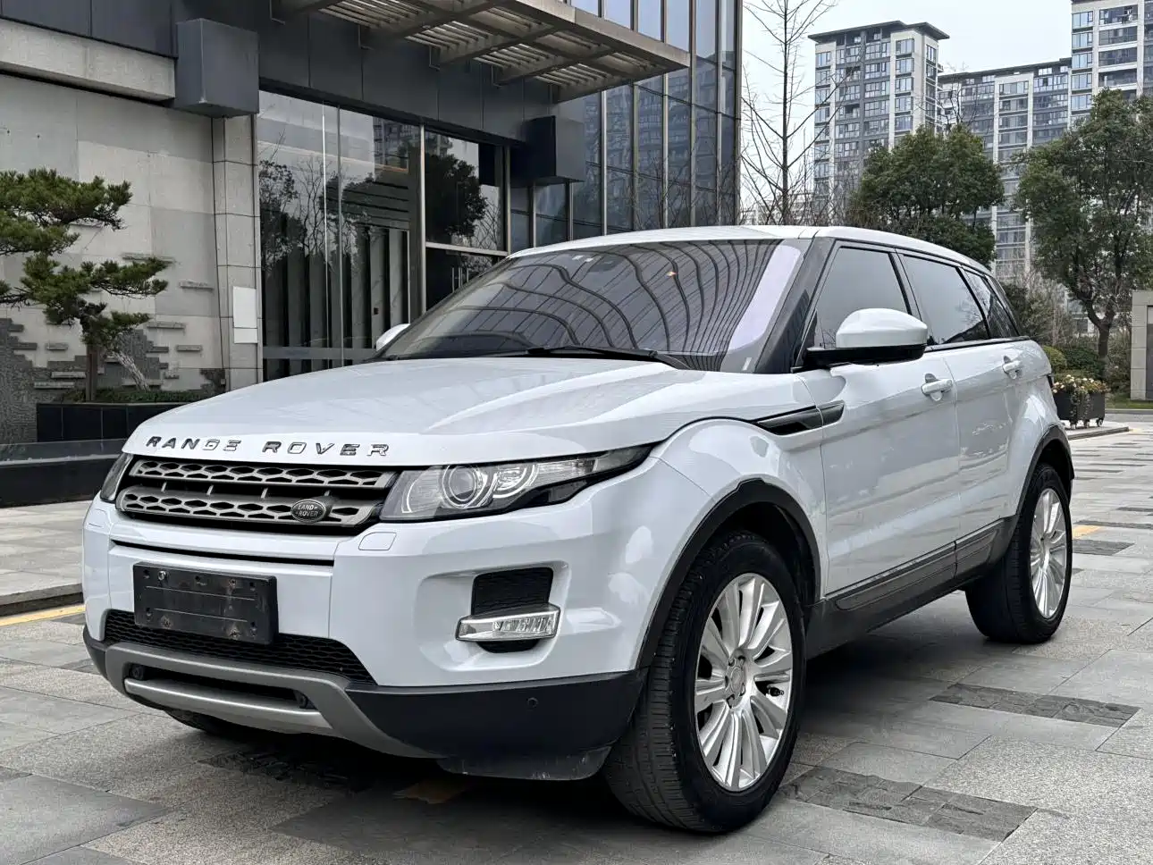 Land Rover Range Rover Evoque 2015 2.0T 5-Door Intelligent Edition