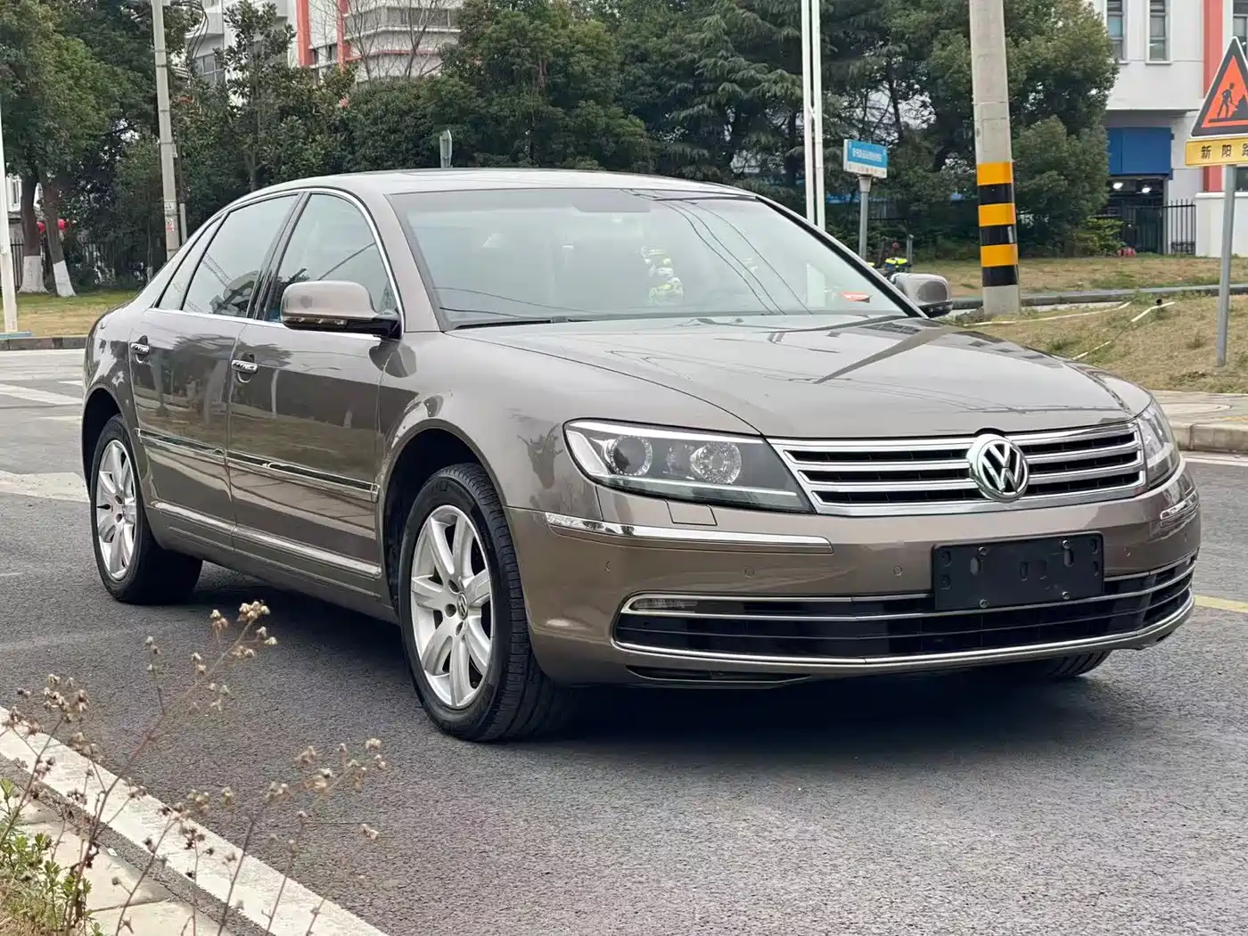 Volkswagen Phaeton 2015 Model 3.0L Smart Enjoyment Edition фото 3