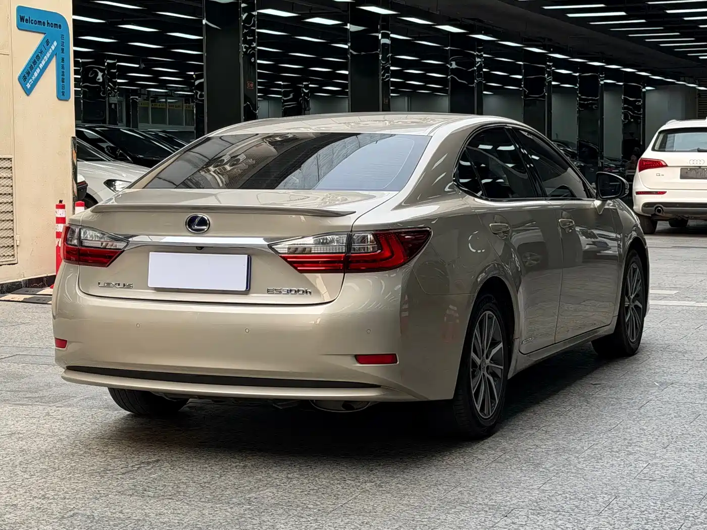 Lexus ES 2015 300h Comfort Edition фото 15