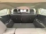 Photo 14 - Toyota Highlander