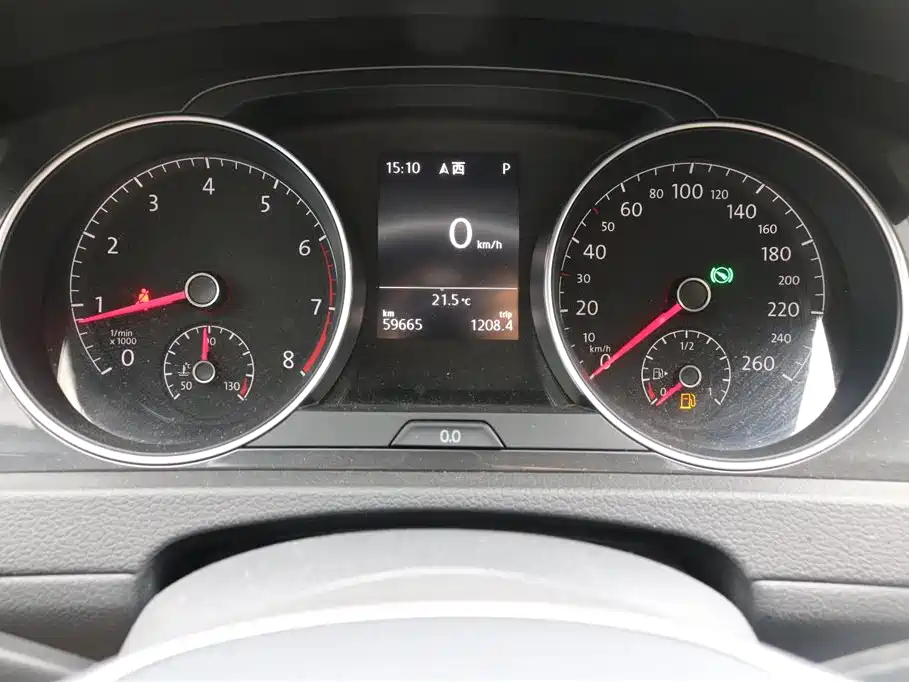 Volkswagen Golf 2020 200TSI DSG Comfort Progressive Edition фото 6