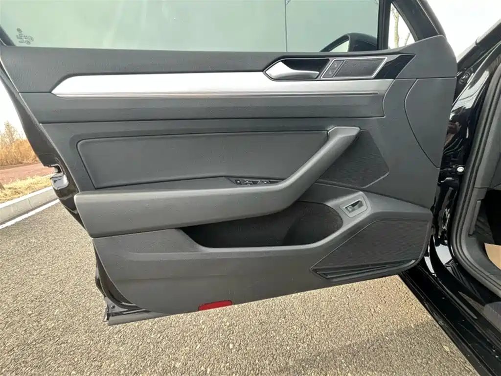 Volkswagen Magotan 2018 330TSI DSG Leading фото 6