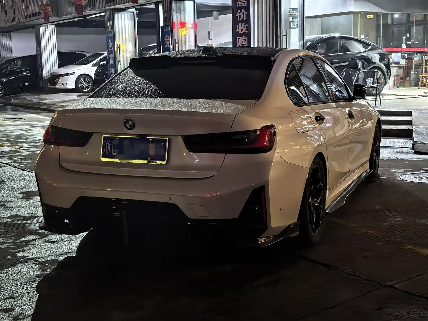 BMW 3 Series 2025 330Li M Sport Night Edition фото 9