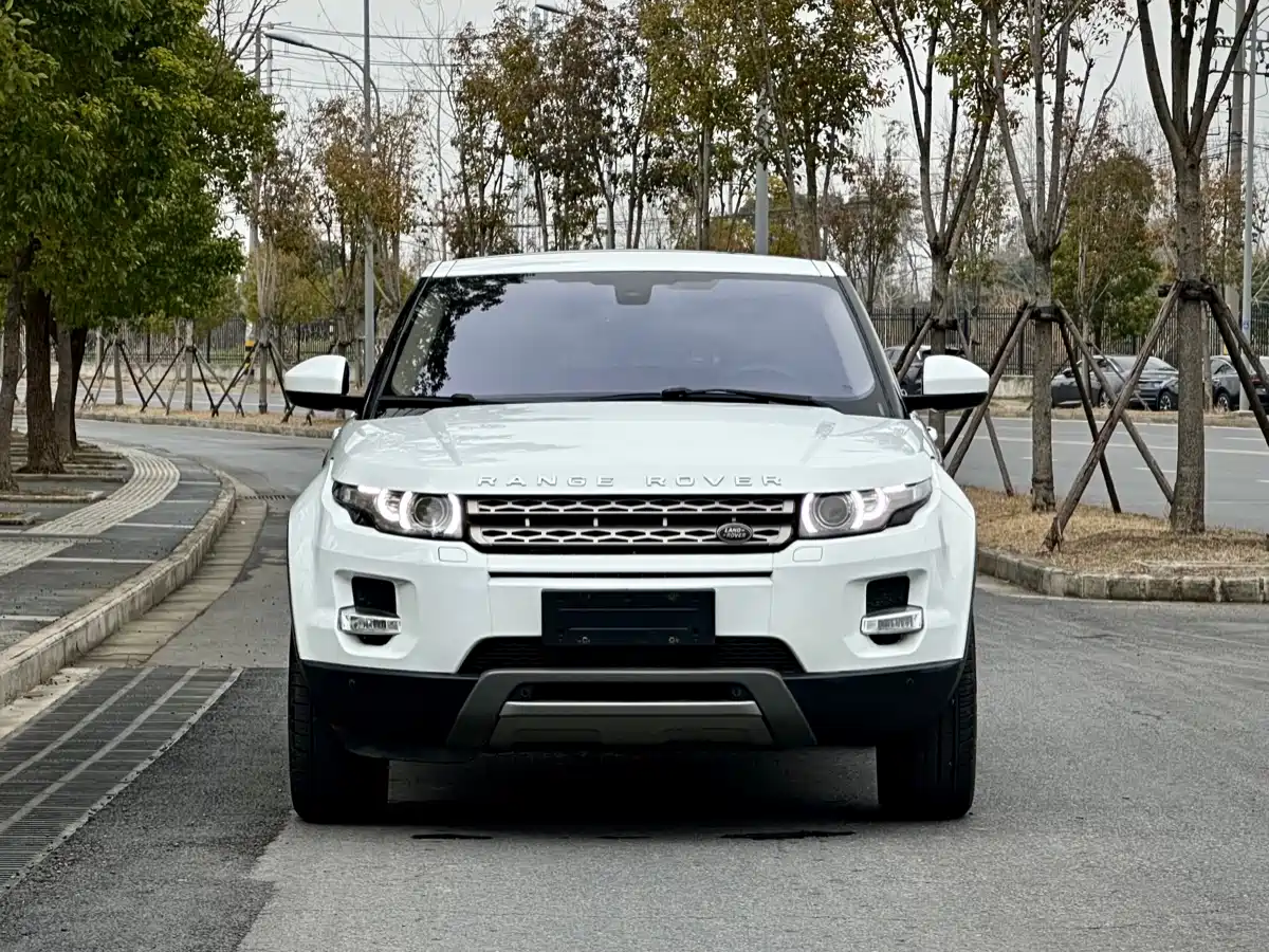 Land Rover Range Rover Evoque 2015 2.0T 5-Door Intelligent Edition фото 2