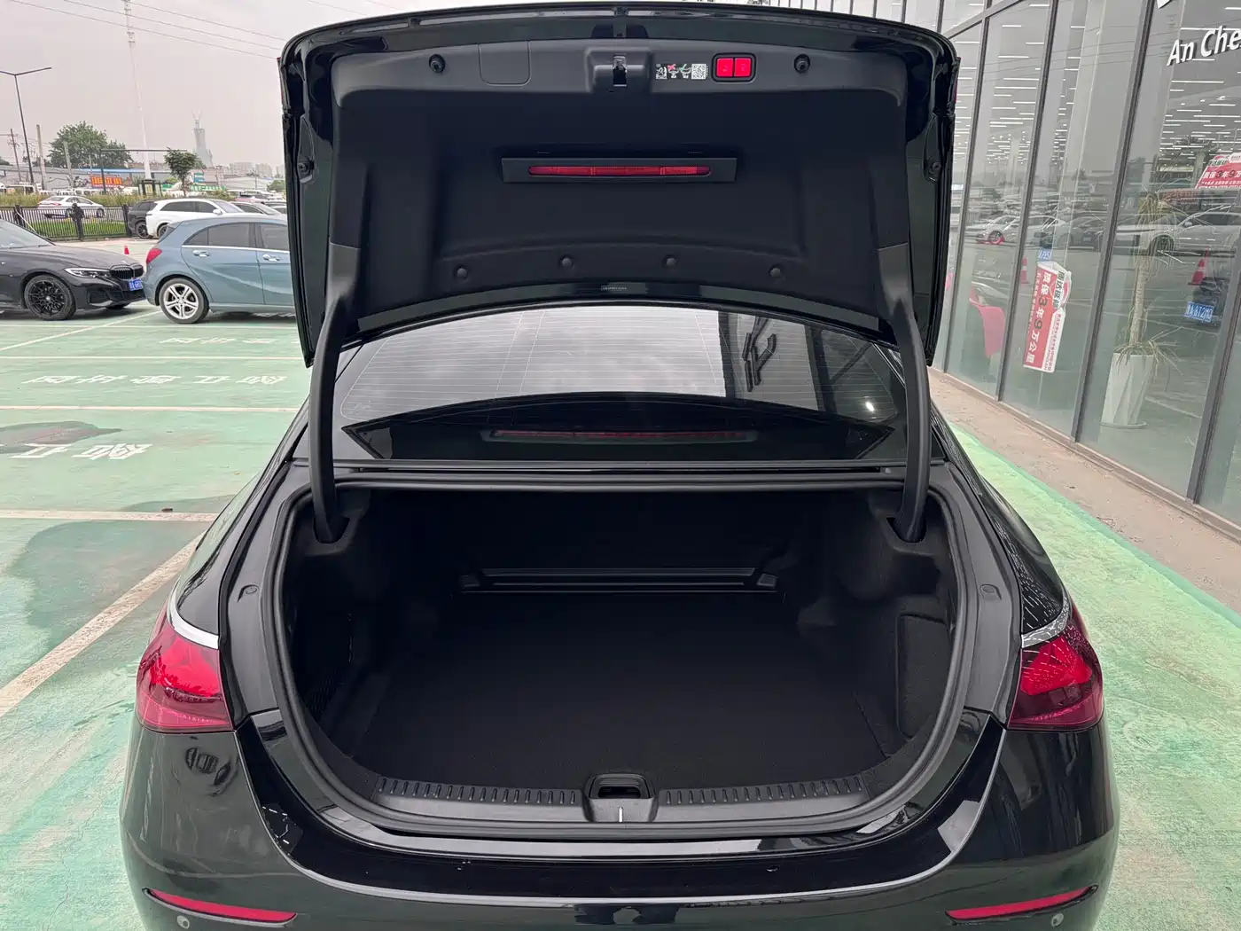 Mercedes-Benz E-Class 2025 Facelift E 300 L Luxury фото 16