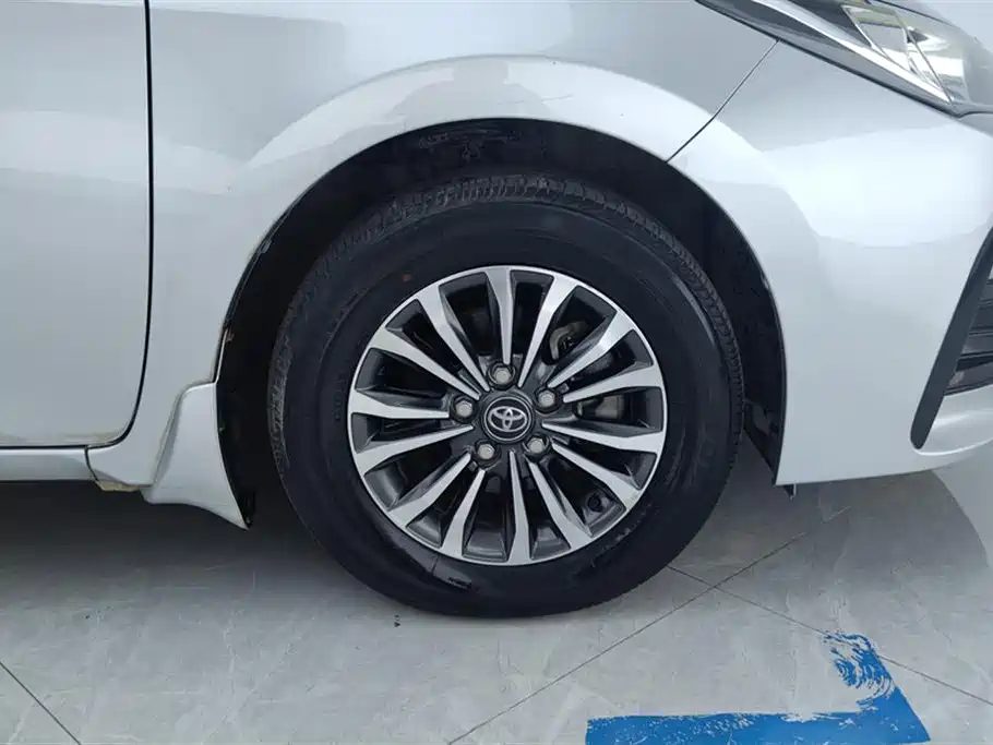 Toyota Corolla 2018 1.2T S-CVT GL Smart Edition фото 6