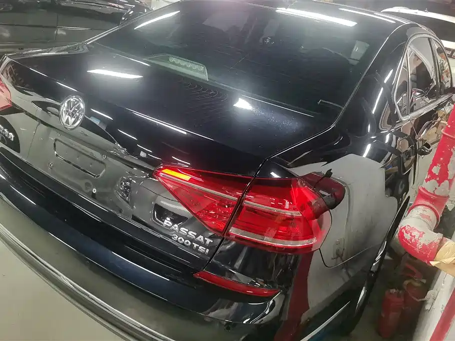 Volkswagen Passat 2015 1.8TSI Automatic Prestige Edition фото 3