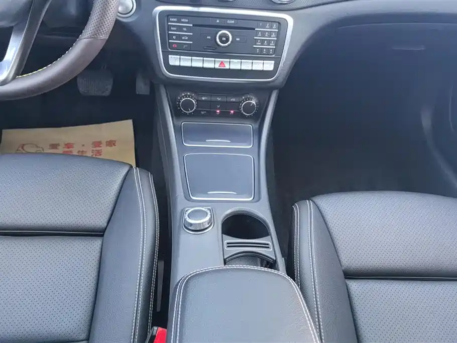 Mercedes-Benz GLA 2017 GLA 220 4MATIC Fashion фото 16