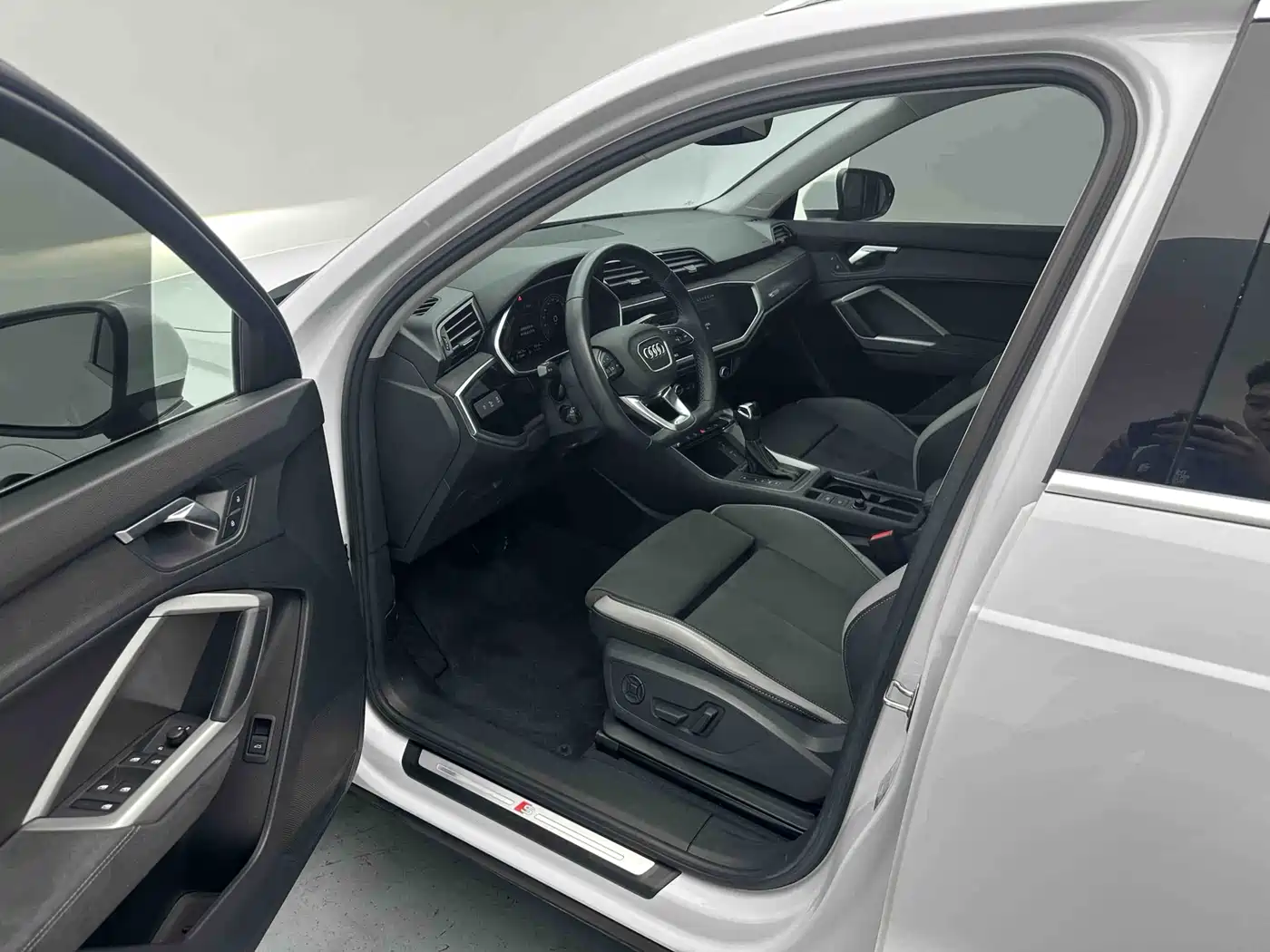 Audi Q3 2022 35 TFSI Fashion Dynamic фото 10