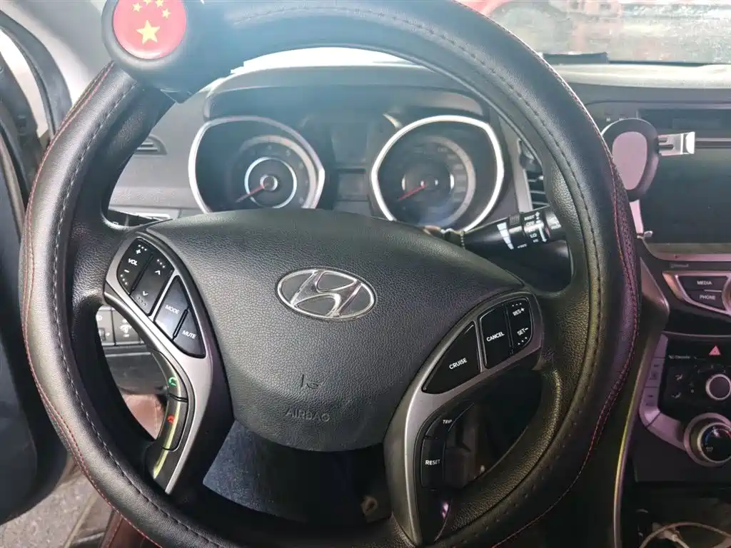Hyundai Langdong 2016 1.6L Automatic Premium Edition фото 3