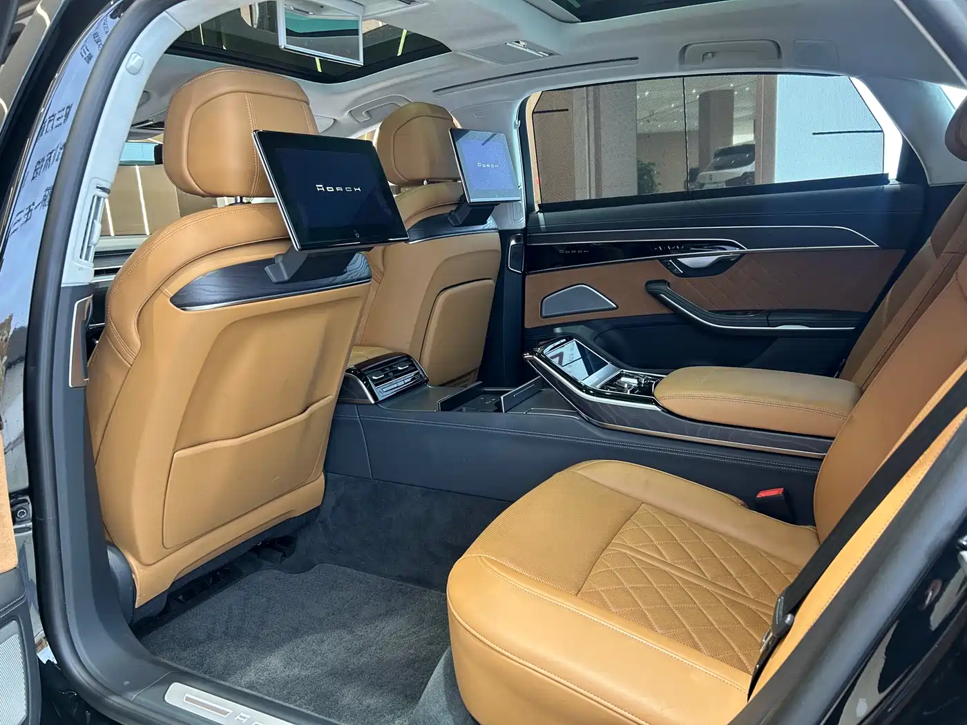 Audi A8 2022 A8L Horch Founder's Edition Legendary фото 14