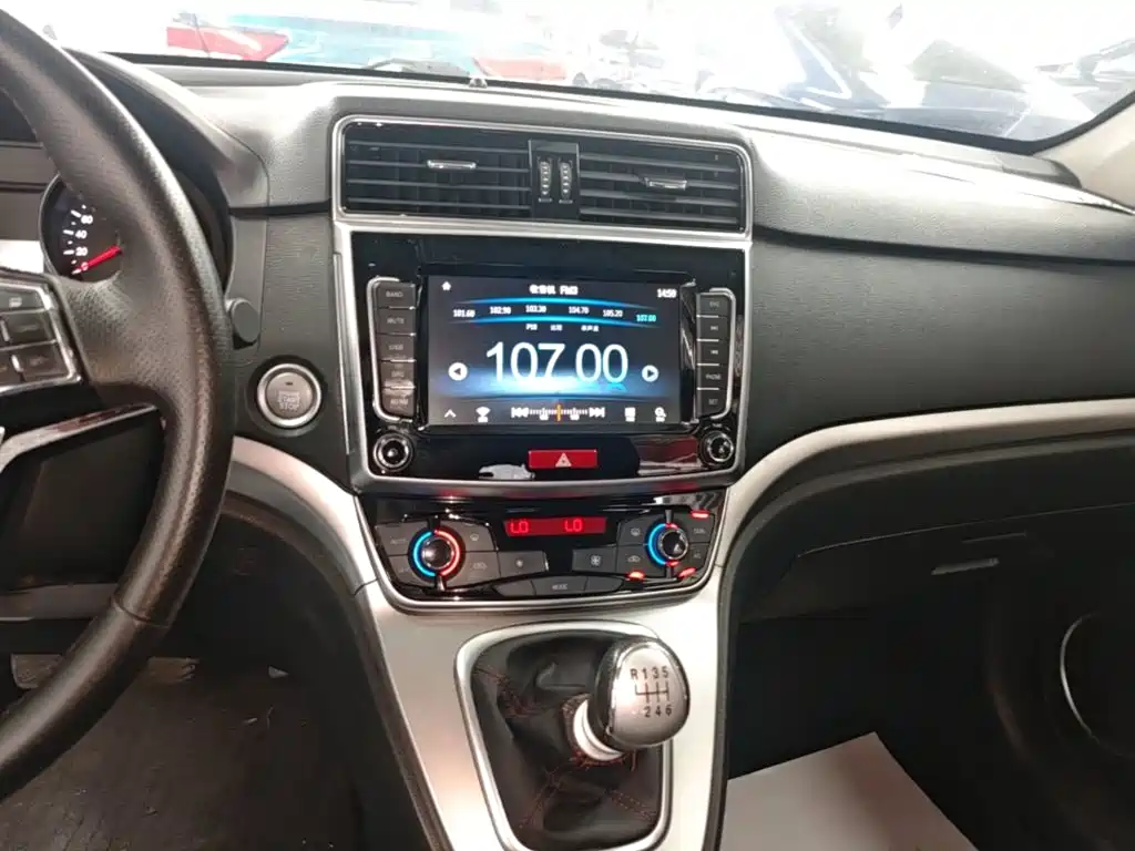 Photo 13 - Haval M6