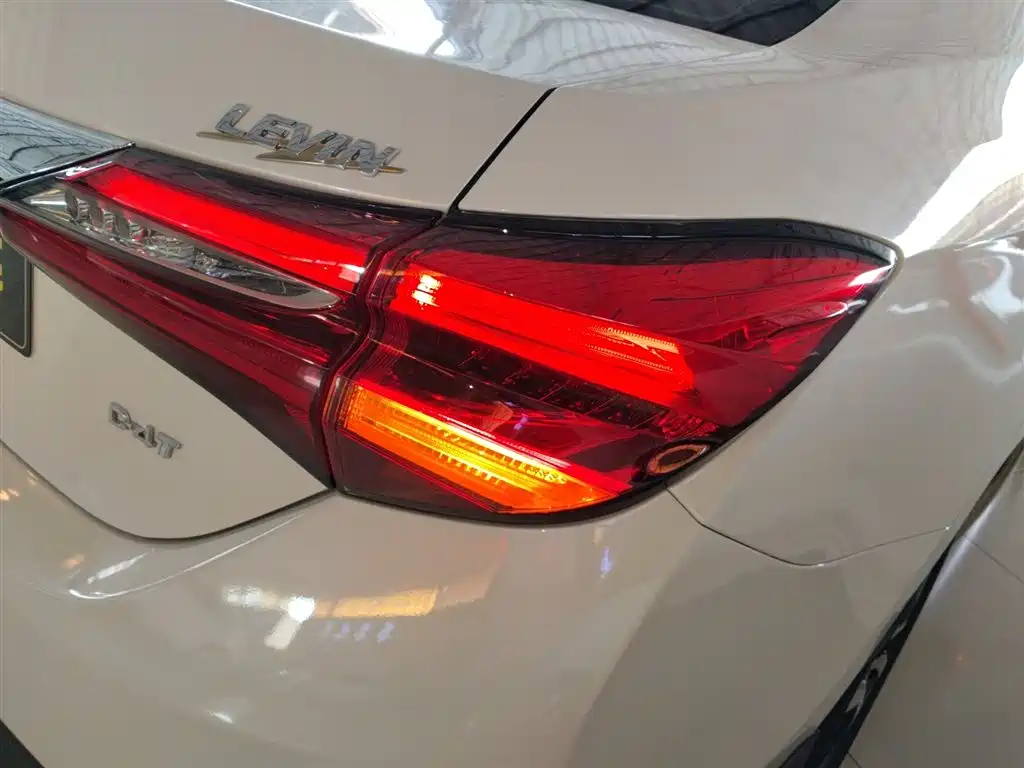 Toyota Levin 2017 Facelift 185T CVT Elite (China V) фото 8