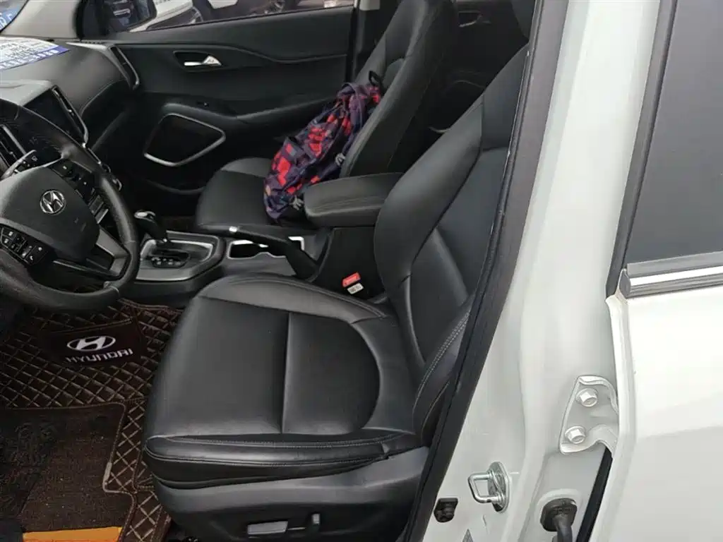 Hyundai Beijing Hyundai ix35 2019 2.0L Automatic 2WD Zhiyong·Enjoy China V фото 15