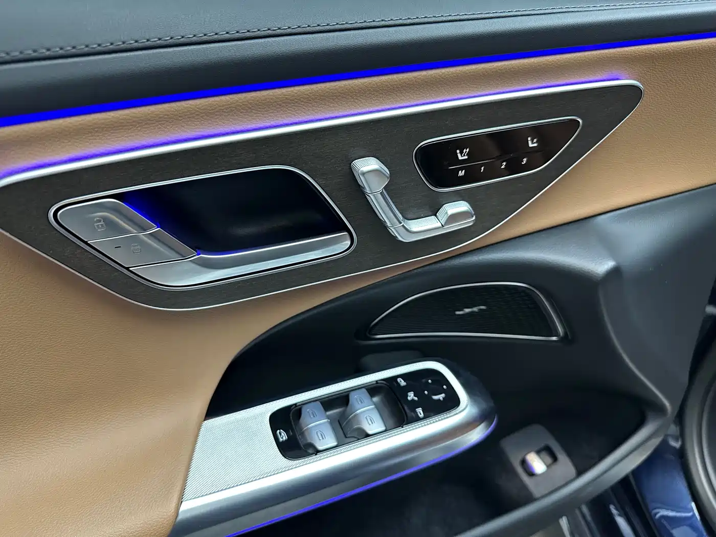 Mercedes-Benz E-Class 2024 E 300 L Fashion фото 12