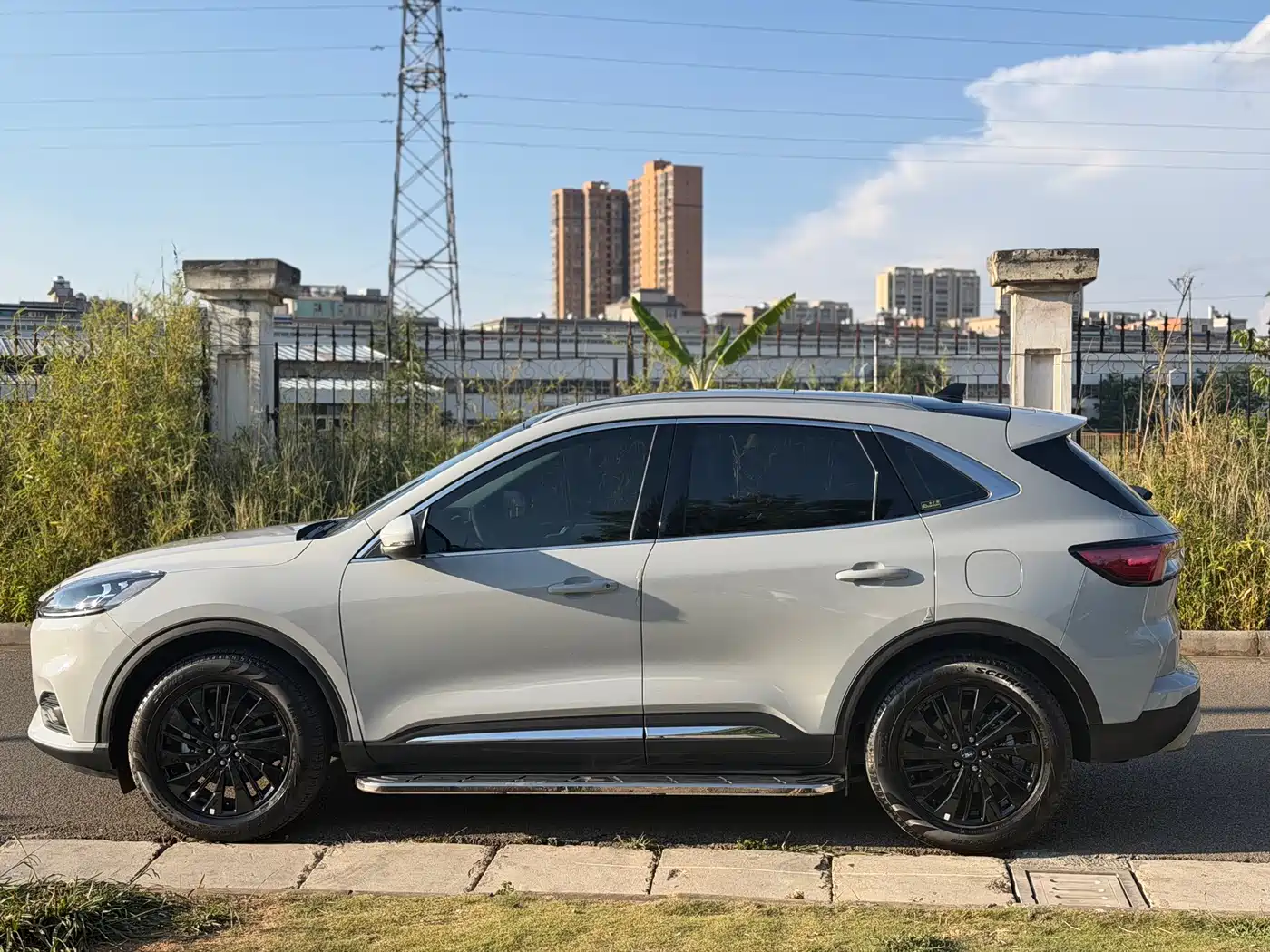 FORD RUIJI