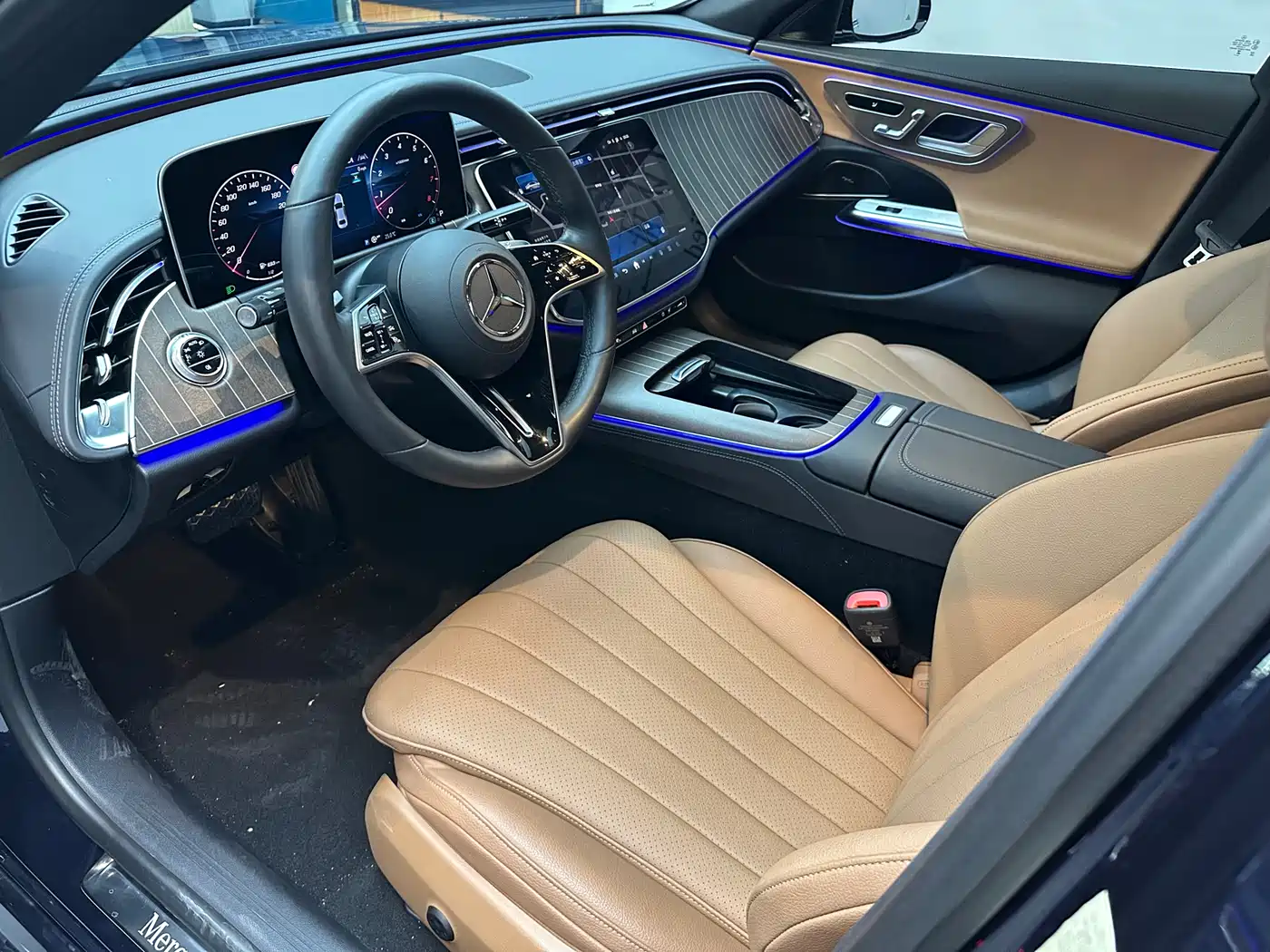 Mercedes-Benz E-Class 2024 E 300 L Fashion фото 13