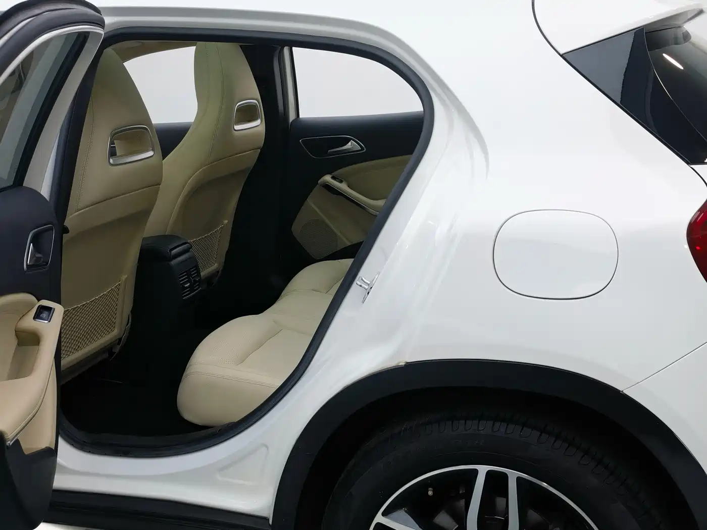 Mercedes-Benz GLA 2015 GLA 200 Fashion фото 6