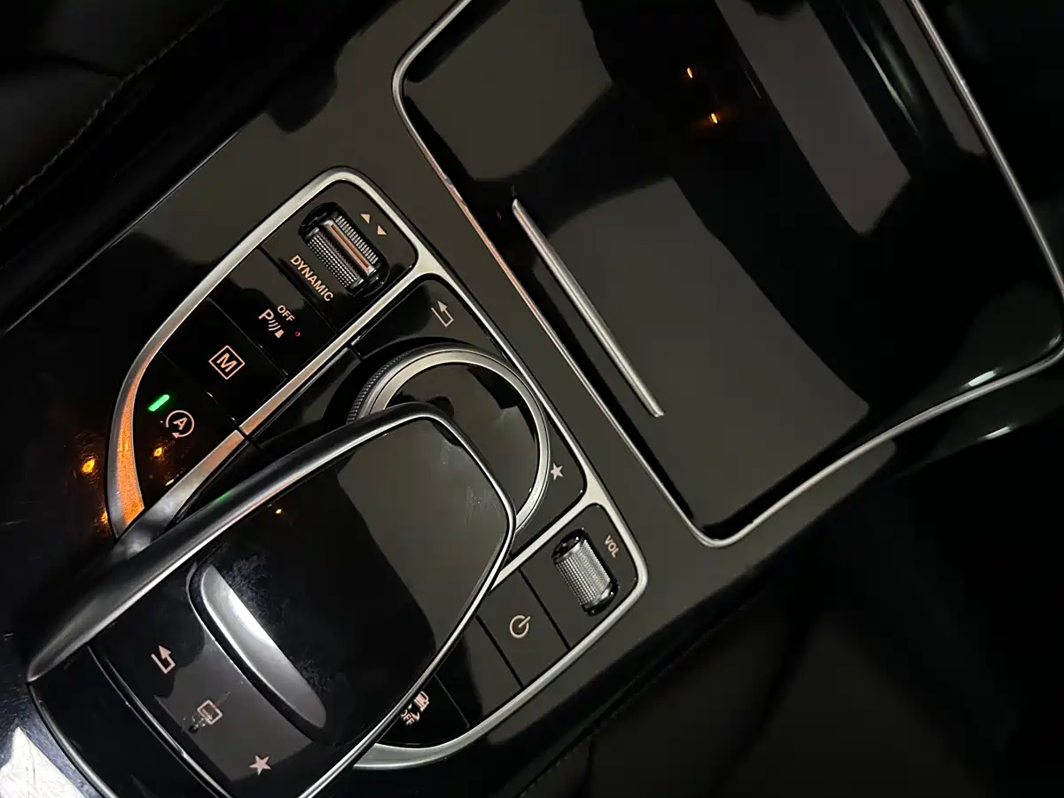 Mercedes-Benz GLC 2016 GLC 200 4MATIC фото 12