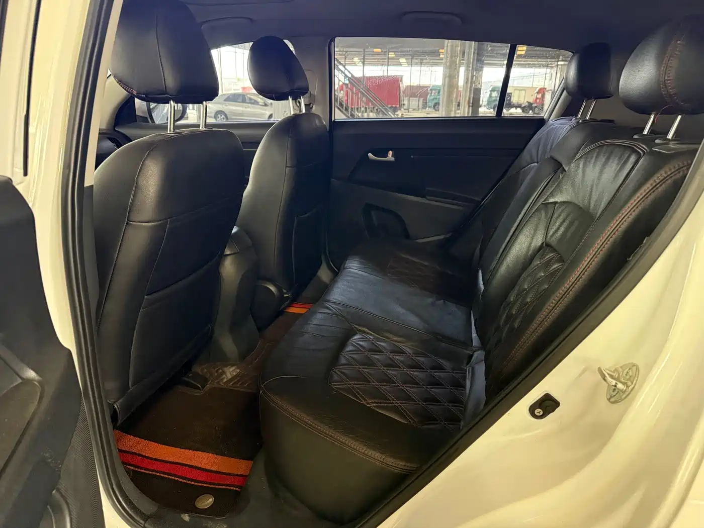 Kia Sportage 2015 2.0L Automatic 2WD GL фото 9