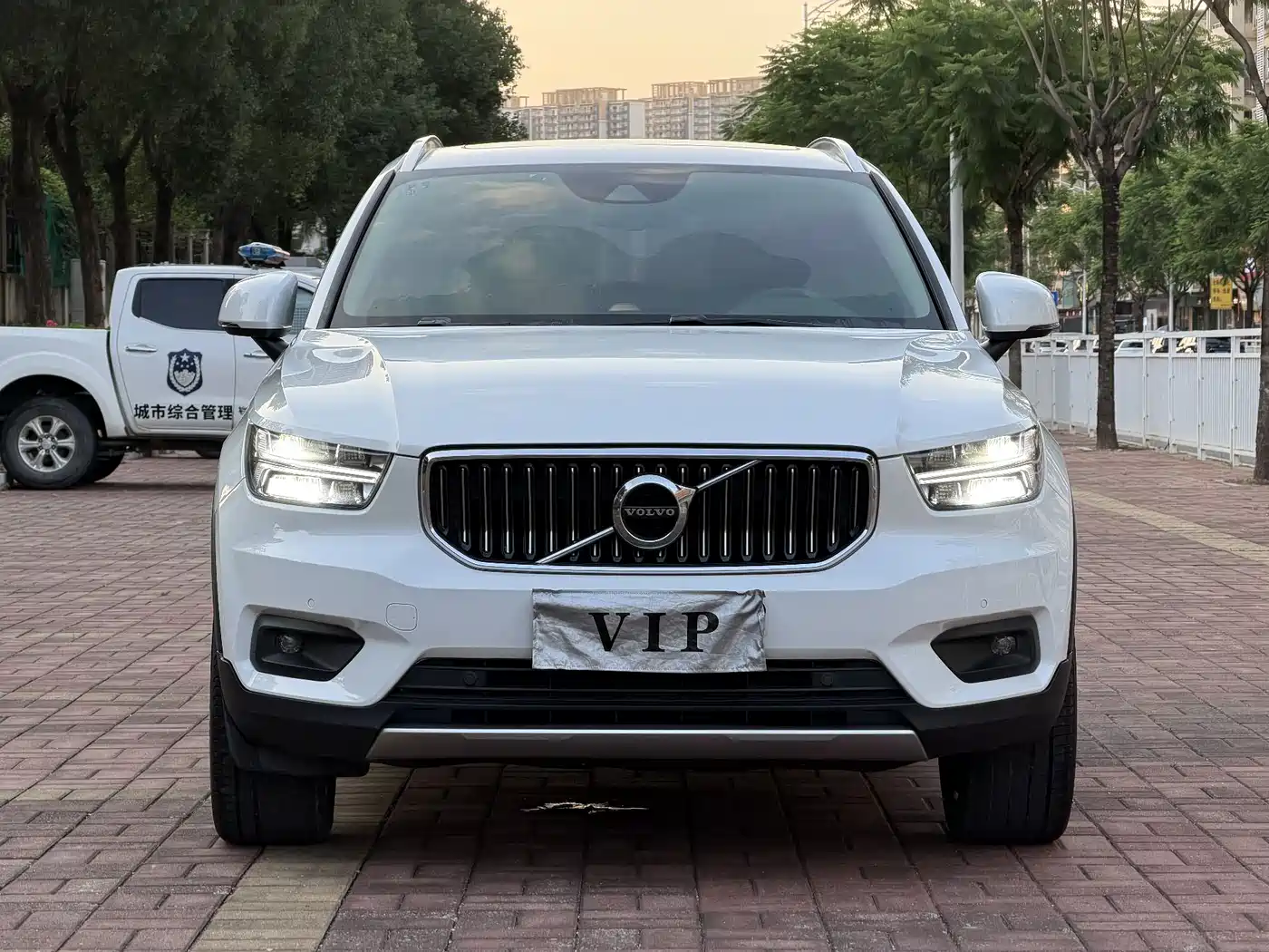 Volvo XC40 2021 T4 AWD Smart Luxury Edition фото 2