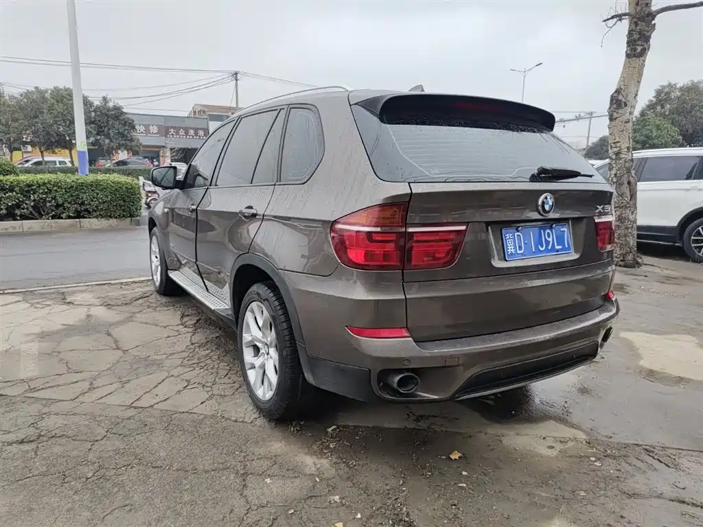 BMW X5 (Import) 2011 xDrive35i Leading Edition фото 4