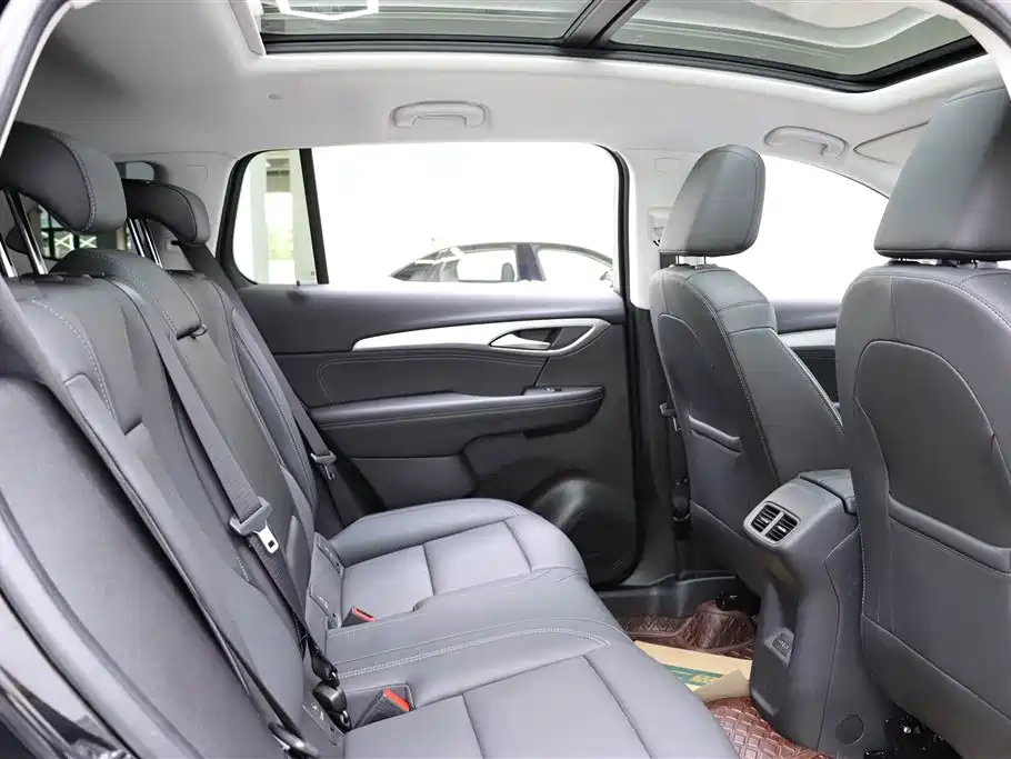 Buick Envision Plus 2025 Enclave Plus 28T 2WD Platinum Edition фото 16