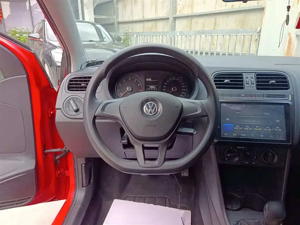 Volkswagen Polo 2016 1.4L Manual Trend фото 7