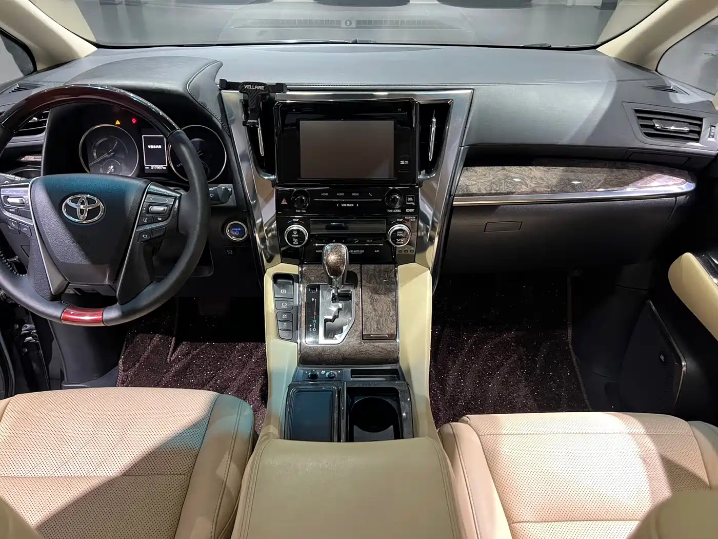 Toyota Vellfire 2019 Hybrid 2.5L HV Premium Edition фото 7