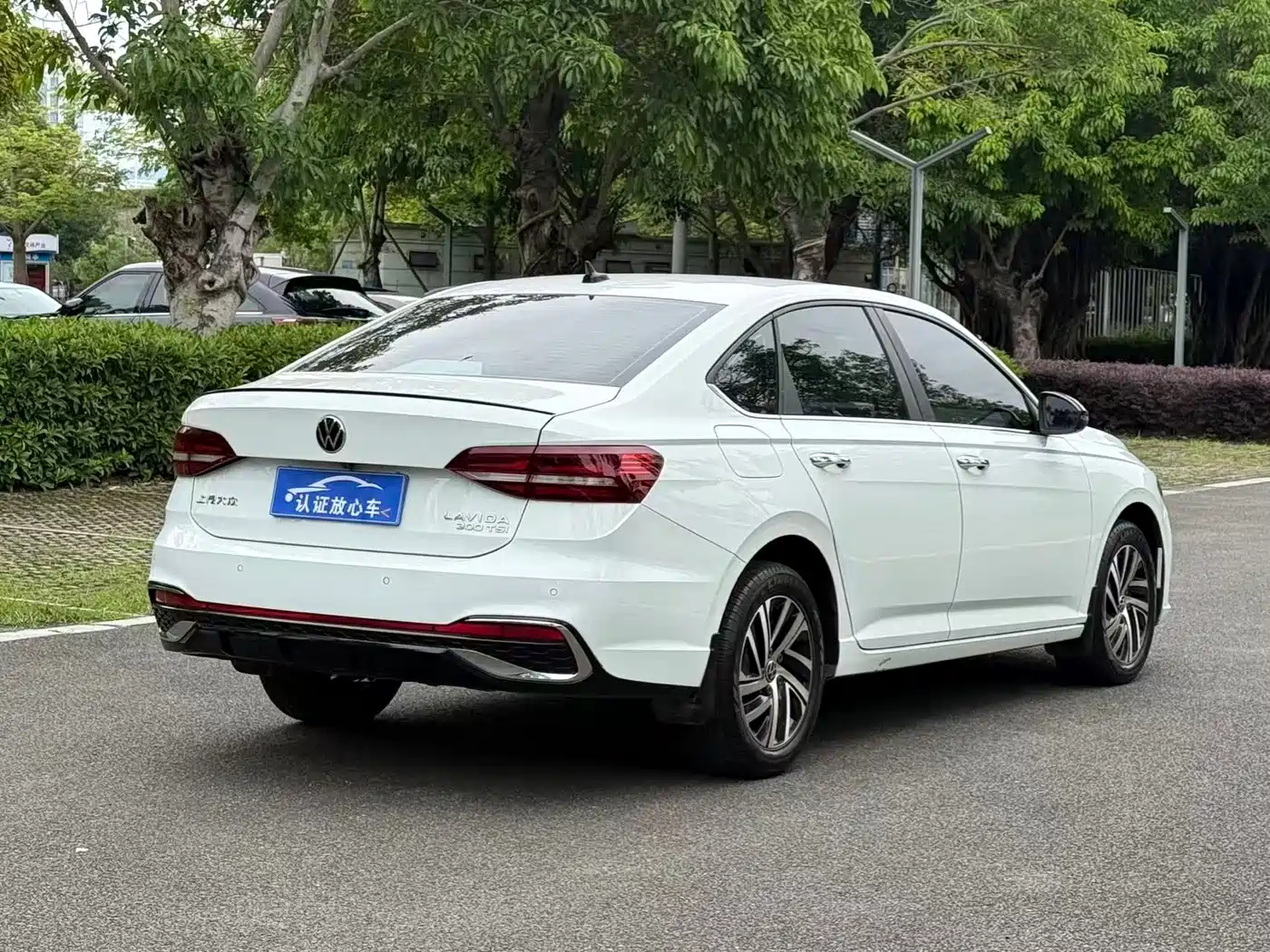 Volkswagen Lavida 2024 Model 300TSI DSG Starlight Full Comfort Edition фото 18