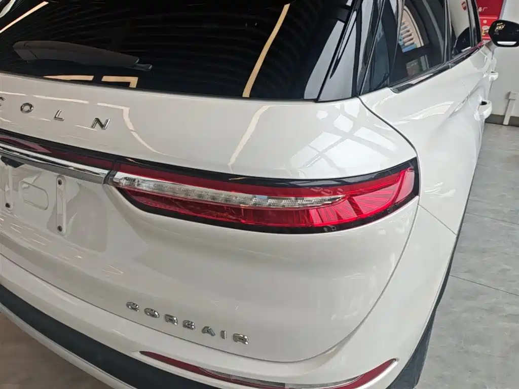 LINCOLN ADVENTURER