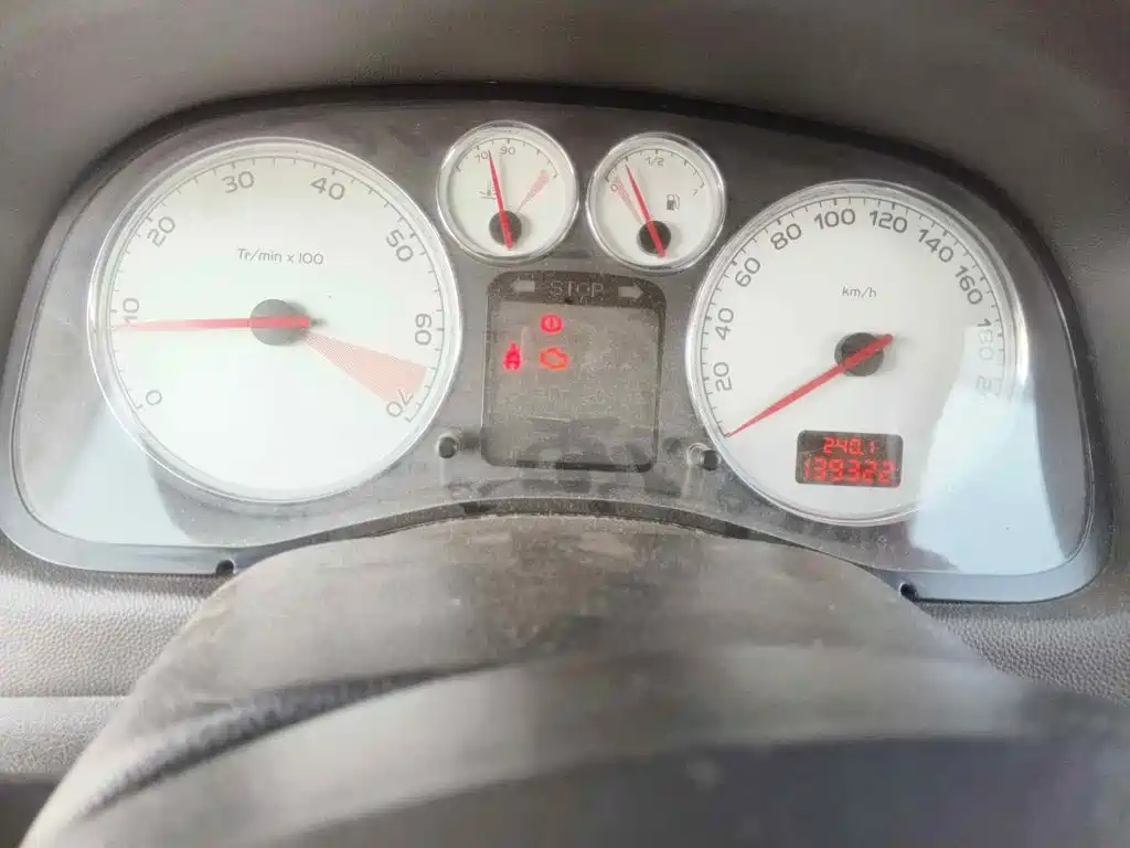 Peugeot 307 2010 2010 Model Sedan 1.6L Manual Comfort Edition