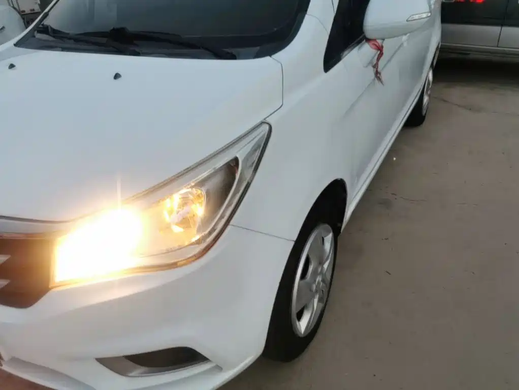 Weichai Yingzhi Yingzhi 737 2017 2015 1.5L Manual Comfort