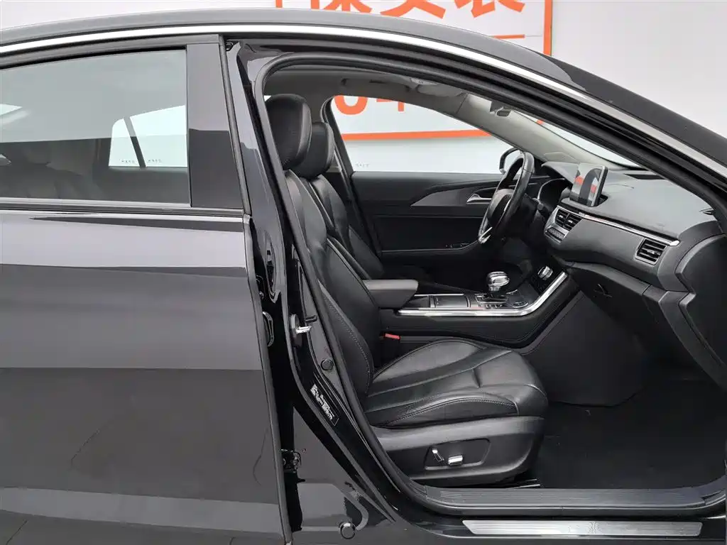 Hongqi H5 2020 1.8T Automatic Smart Connection Qi Enjoy Edition фото 23