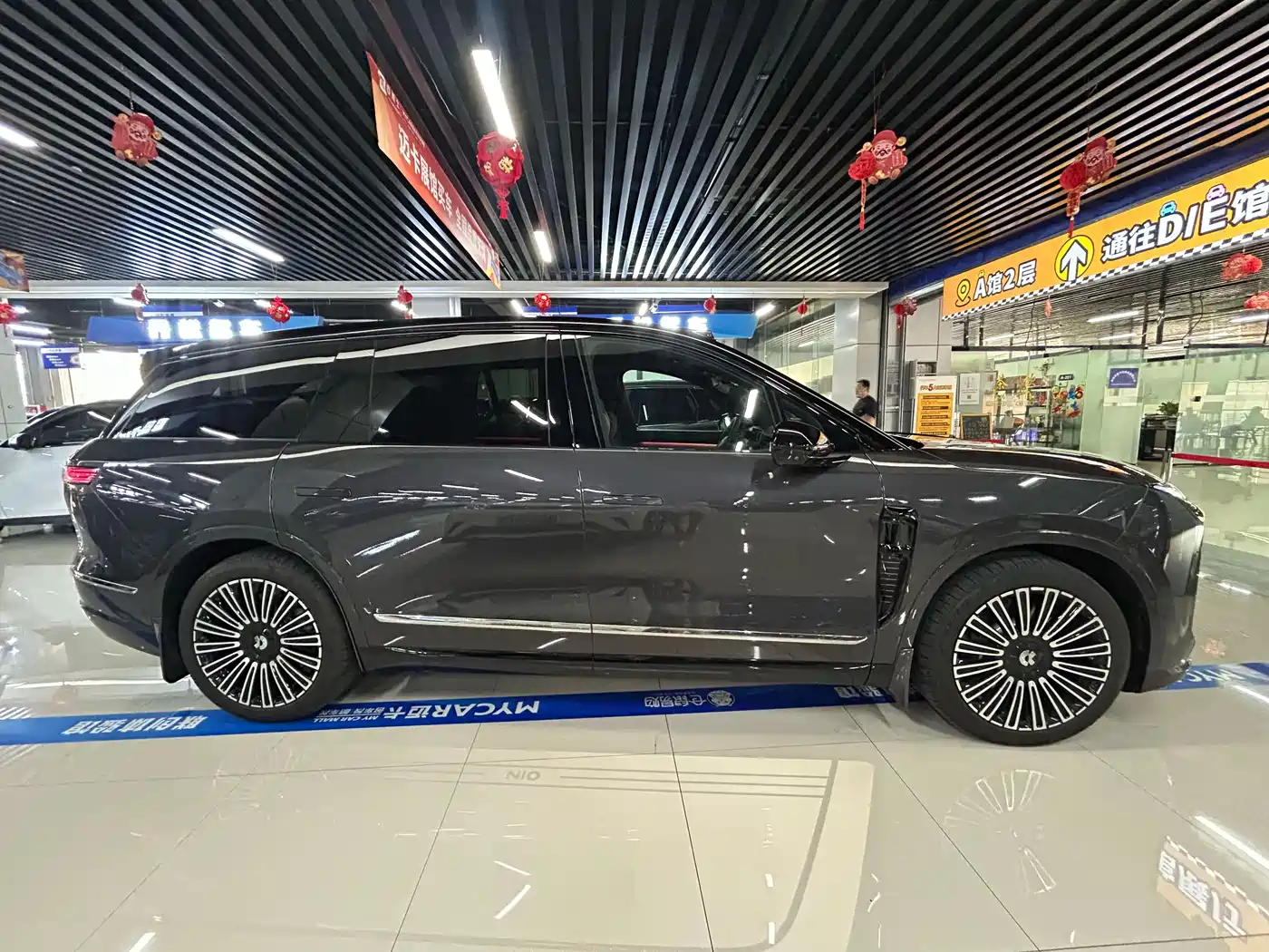 NIO ES8 2025 Model 6-Seat Executive Luxury Edition фото 4