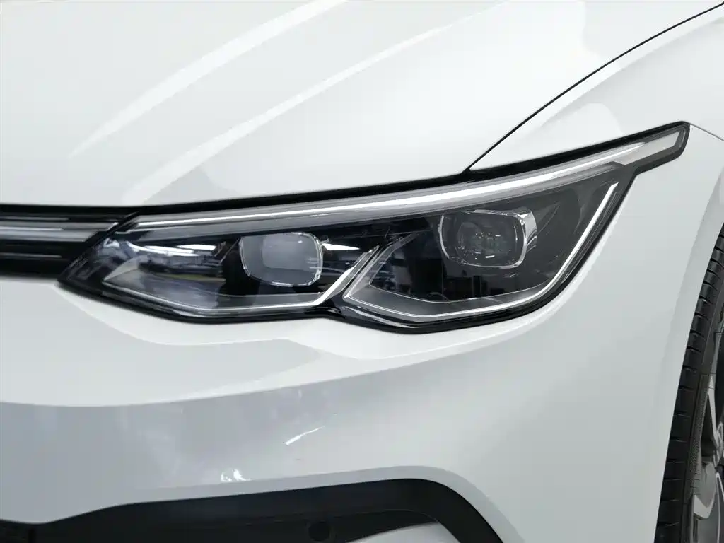Volkswagen Golf 2023 Facelift 280TSI DSG Pro фото 7