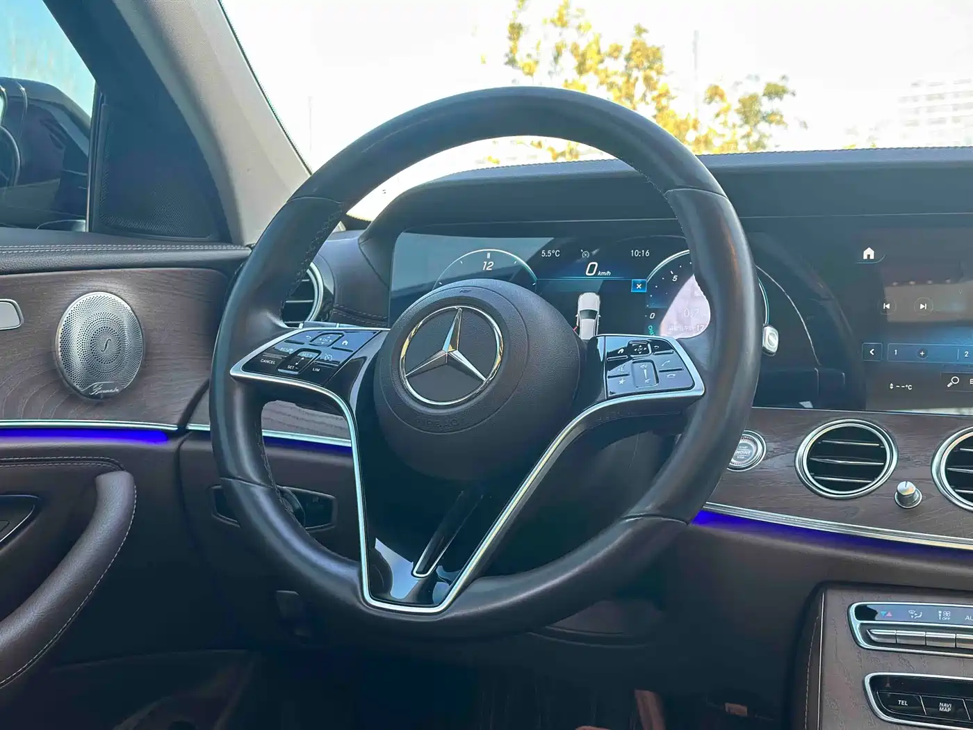 Mercedes-Benz E-Class 2022 E 300 L Luxury фото 6