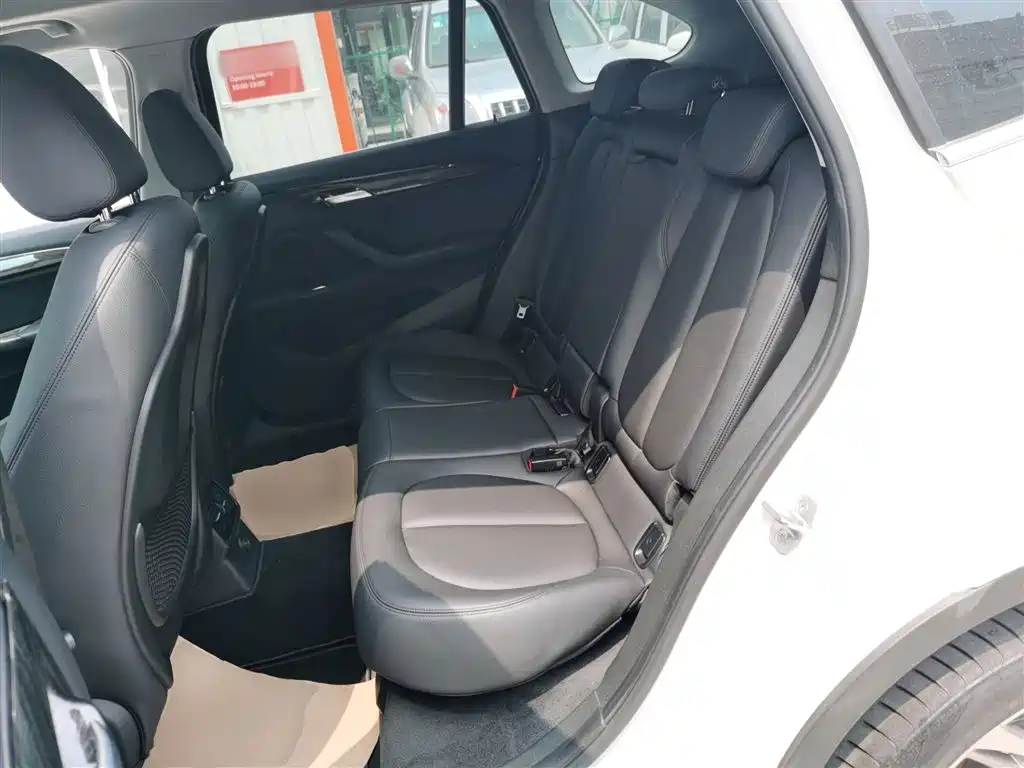 BMW X1 2018 sDrive20Li Leading Model фото 13