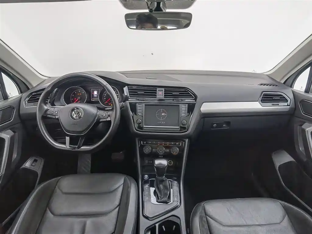 Volkswagen Tiguan L 2017 380TSI Automatic 4WD Luxury Edition фото 5