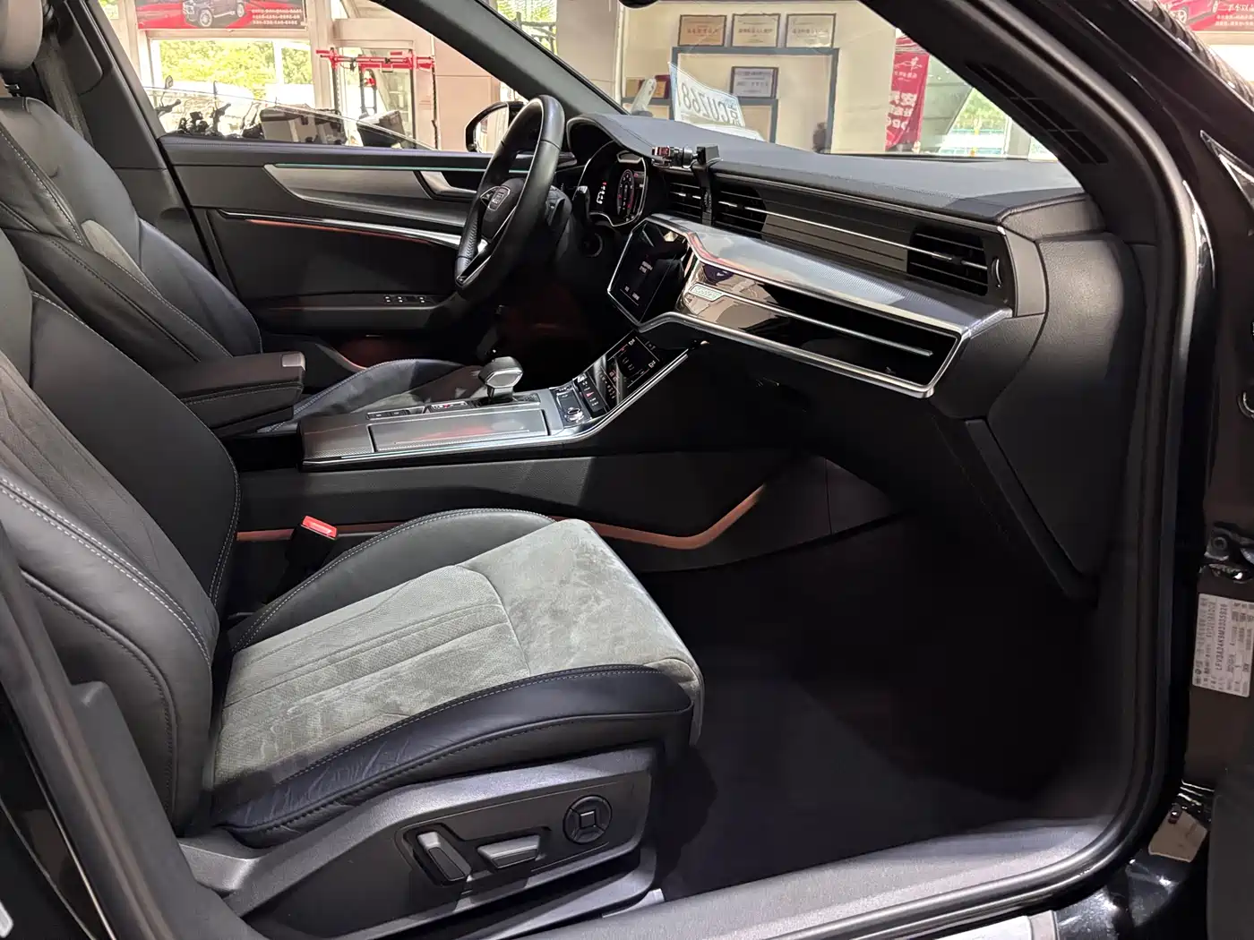 Audi A6L 2021 45 TFSI quattro Exclusive Sport фото 10